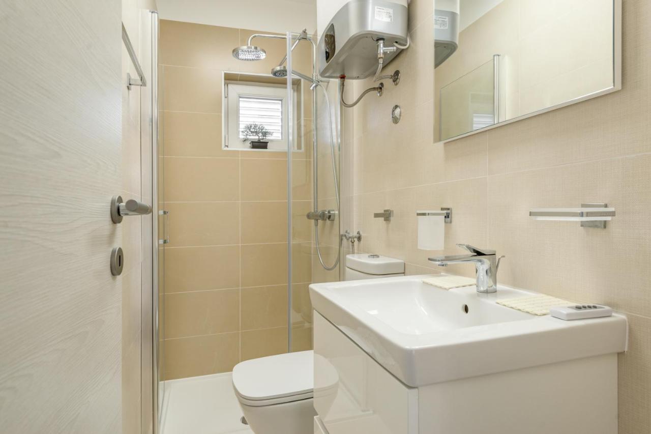 Joy 1 Apartment Новаля Екстер'єр фото