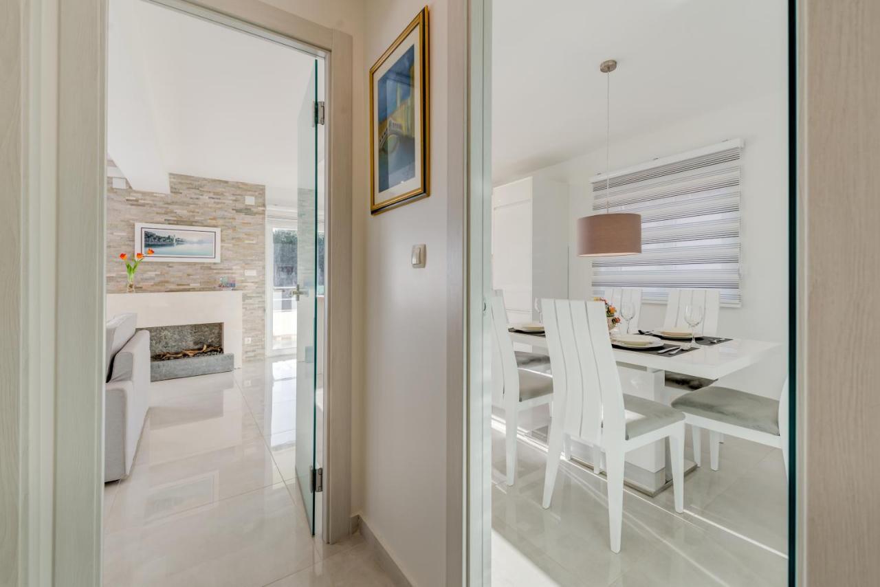 Joy 1 Apartment Новаля Екстер'єр фото