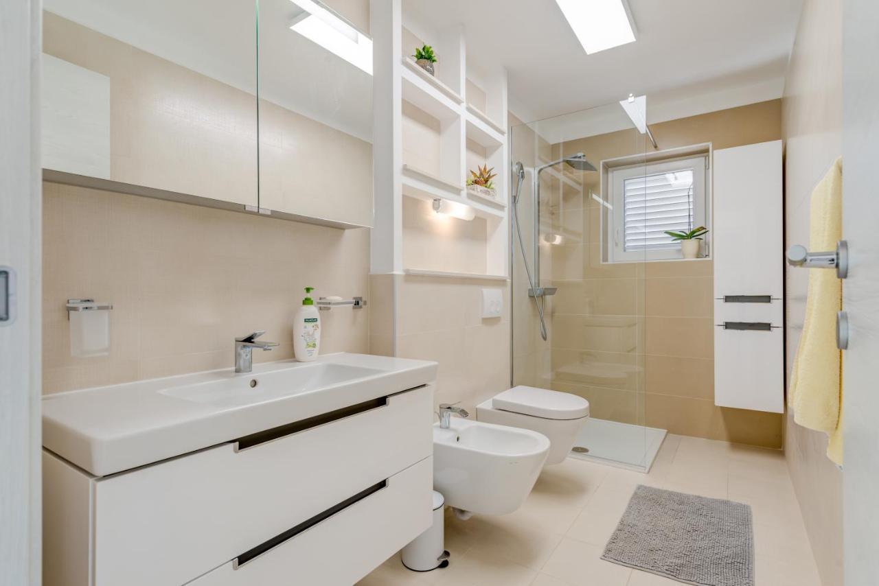 Joy 1 Apartment Новаля Екстер'єр фото
