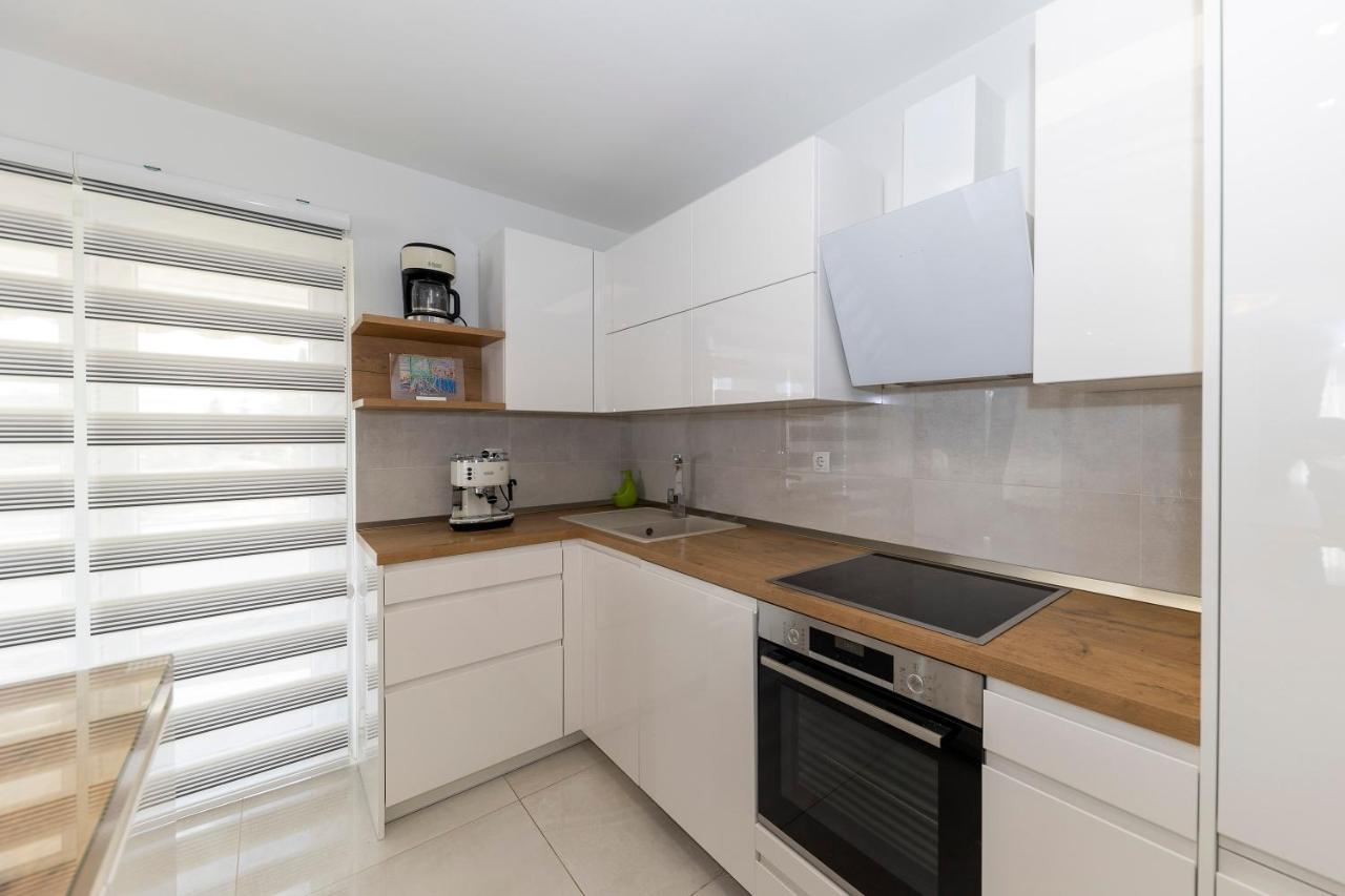Joy 1 Apartment Новаля Екстер'єр фото