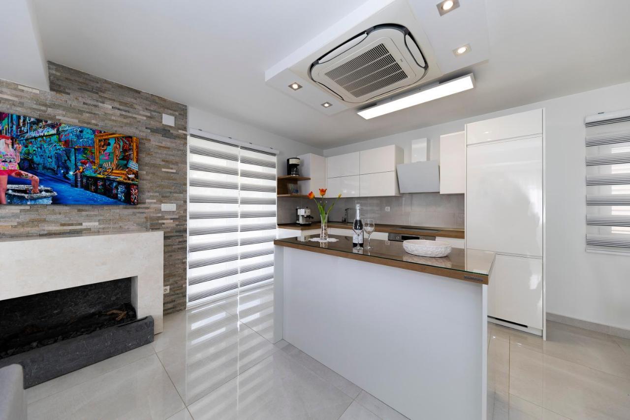 Joy 1 Apartment Новаля Екстер'єр фото