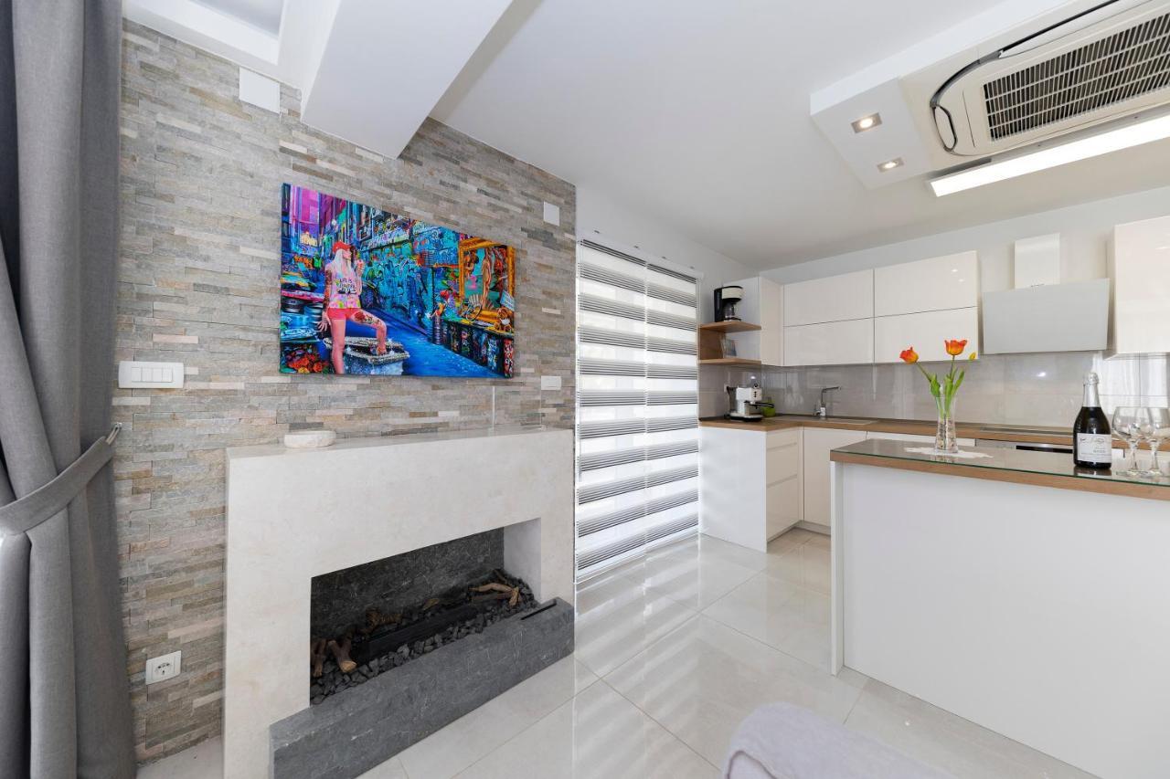 Joy 1 Apartment Новаля Екстер'єр фото